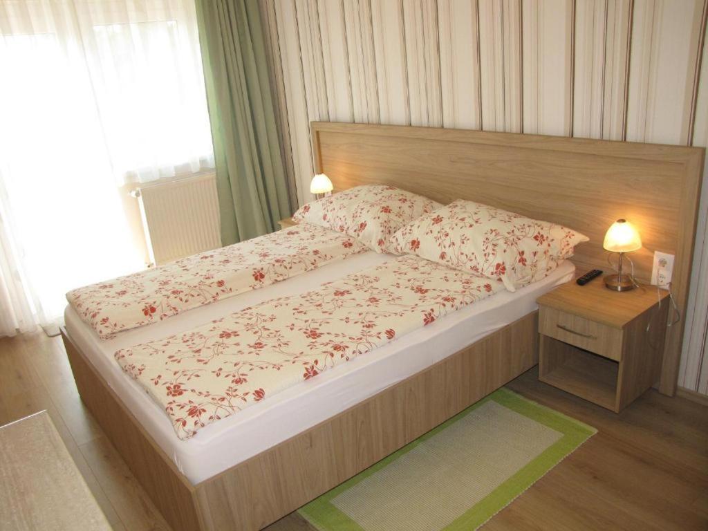 Csilla Apartman Hajduszoboszlo Luaran gambar